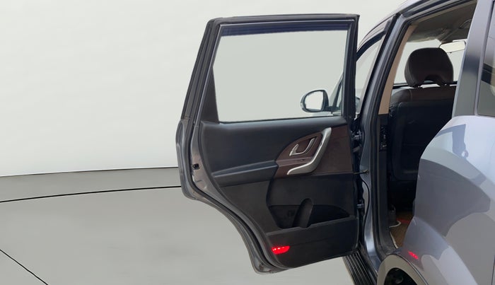 2014 Mahindra XUV500 W8, Diesel, Manual, 77,260 km, LHS Rear Door
