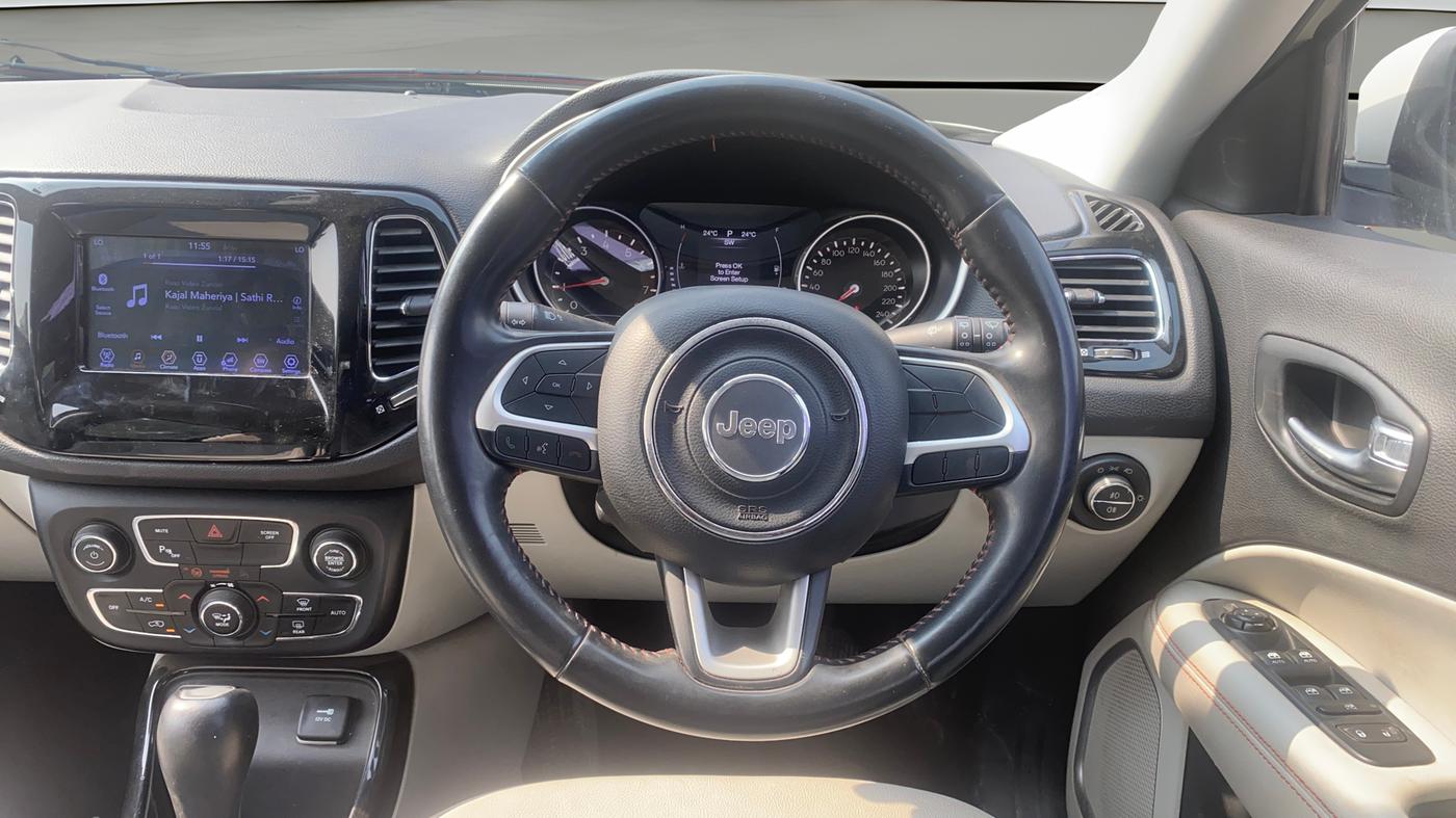 2017 Jeep Compass LIMITED 1.4 PETROL AT, Petrol, Automatic, 99,903 km, Steering Wheel Close Up