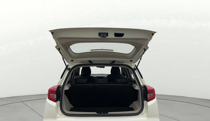 2019 Mahindra XUV300 W8 1.5 DIESEL, Diesel, Manual, 88,401 km, Boot Door Open