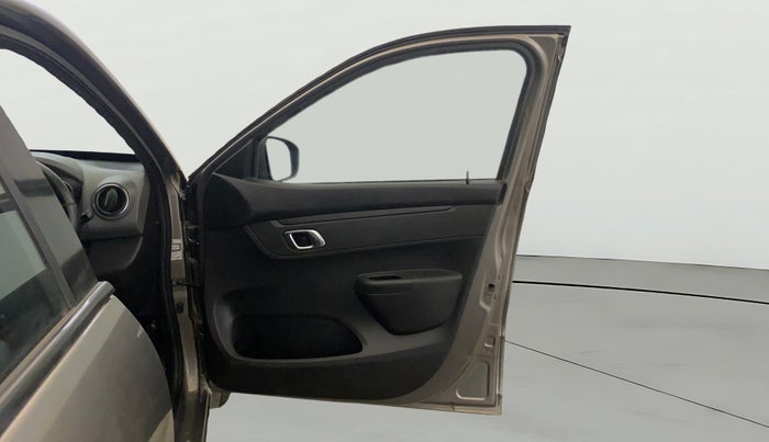 2019 Renault Kwid RXT 1.0 (O), Petrol, Manual, 36,673 km, RHS Front Door