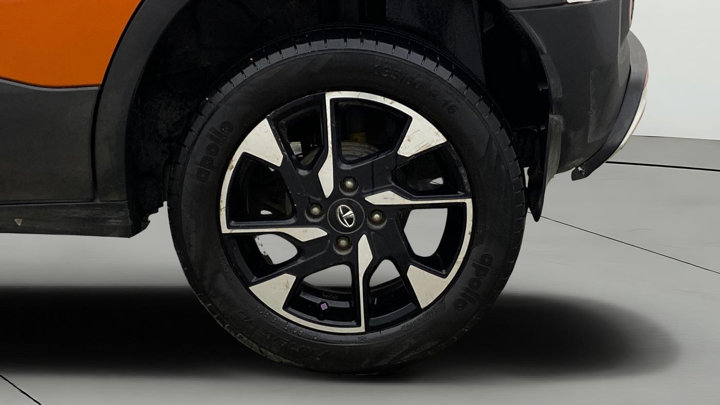 2021 Tata PUNCH CREATIVE  MT, Petrol, Manual, 83,570 km, Left Rear Wheel