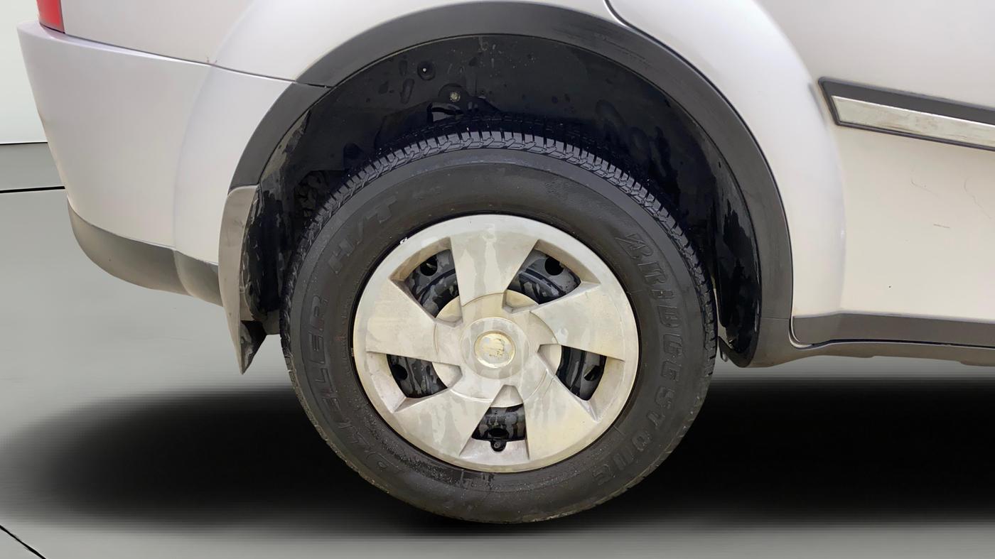 2016 Mahindra XUV500 W6, Diesel, Manual, 63,766 km, Right Rear Wheel
