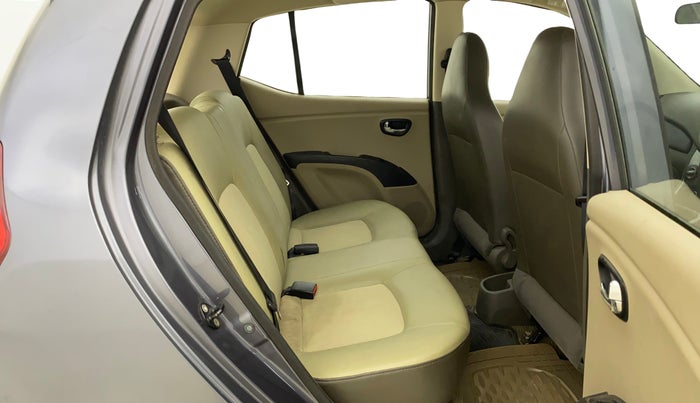 2014 Hyundai i10 SPORTZ 1.1, Petrol, Manual, 20,612 km, Right Side Rear Door Cabin