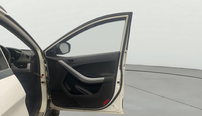 2020 Tata NEXON XM PETROL, Petrol, Manual, 80,137 km, RHS Front Door