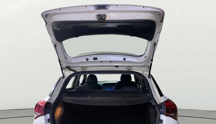 2016 Hyundai i20 Active 1.2 S, Petrol, Manual, 1,13,687 km, Boot Door Open