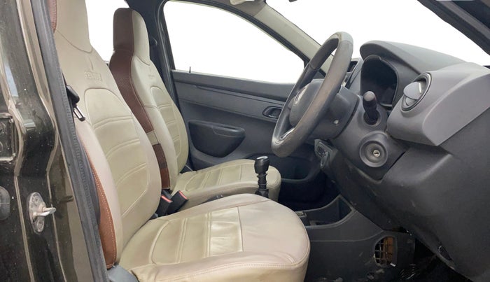 2016 Renault Kwid RXT 0.8 (O), Petrol, Manual, 83,009 km, Right Side Front Door Cabin