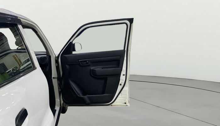 2021 Maruti S PRESSO VXI (O) CNG, CNG, Manual, 94,334 km, RHS Front Door