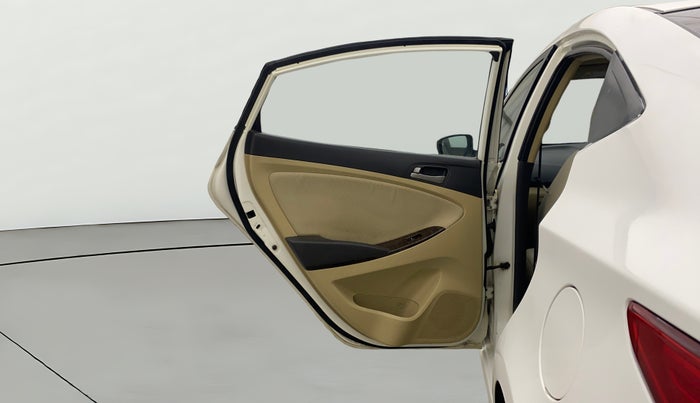 2016 Hyundai Verna FLUIDIC 4S1.6 VTVT SX AT, Petrol, Automatic, 95,846 km, LHS Rear Door