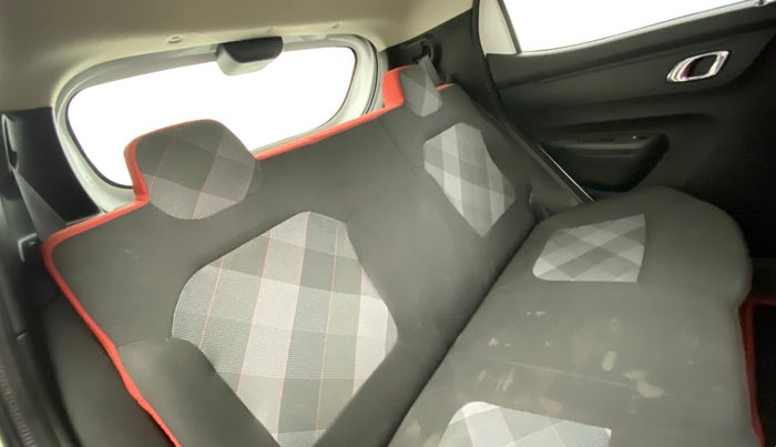 2020 Renault Kwid RXT 1.0 AMT (O), Petrol, Automatic, 40,182 km, Right Side Rear Door Cabin