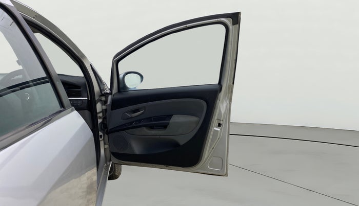 2014 Fiat Grand Punto EMOTION PACK 1.3 90 HP, Diesel, Manual, 1,18,443 km, RHS Front Door