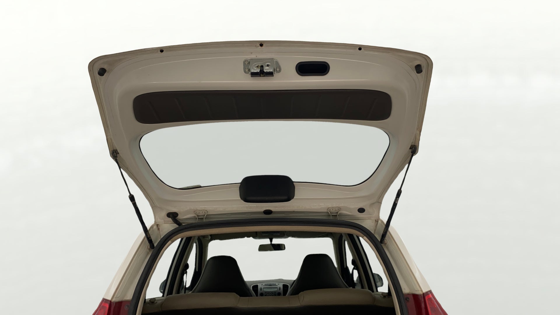 camera-Boot-Door-Open