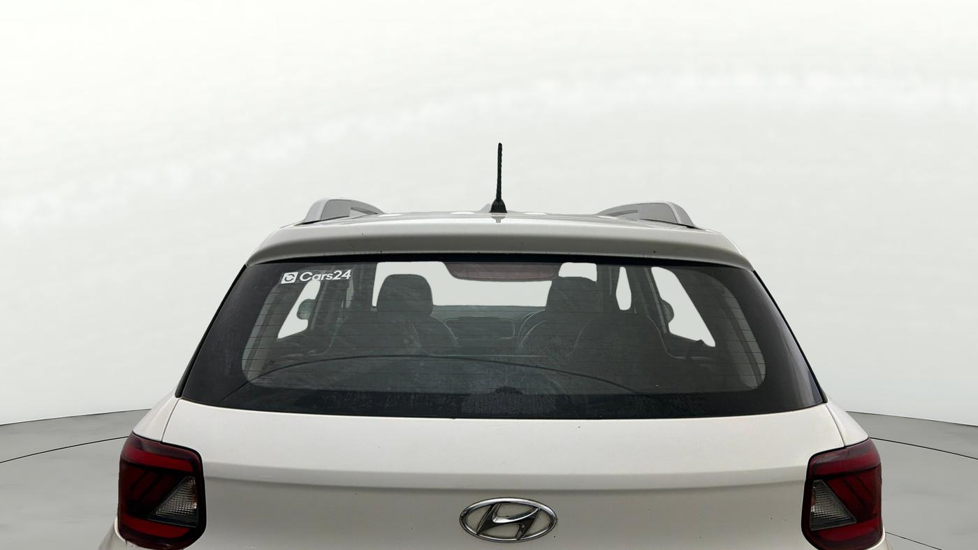 2021 Hyundai VENUE S 1.2, Petrol, Manual, 38,032 km, Rear Windshield