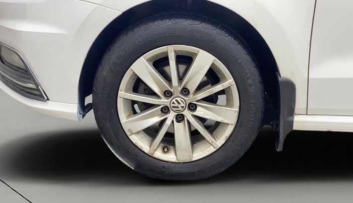 2017 Volkswagen Ameo HIGHLINE PLUS 1.5L AT 16 ALLOY, Diesel, Automatic, 1,37,489 km, Left Front Wheel