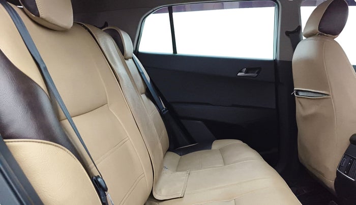 2017 Hyundai Creta SX PLUS 1.6 PETROL, Petrol, Manual, 77,726 km, Right Side Rear Door Cabin