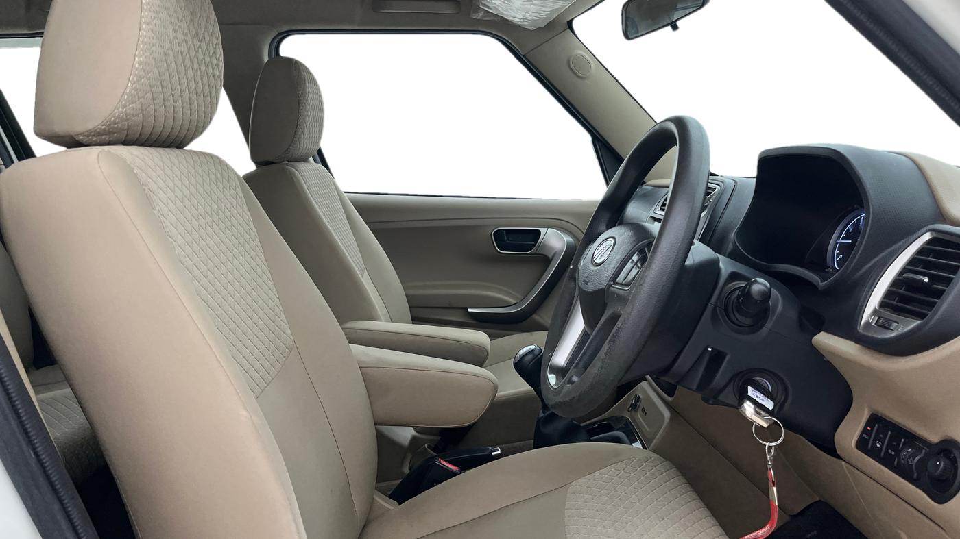 2021 Mahindra BOLERO NEO N10 R, Diesel, Manual, 71,289 km, Right Side Front Door Cabin