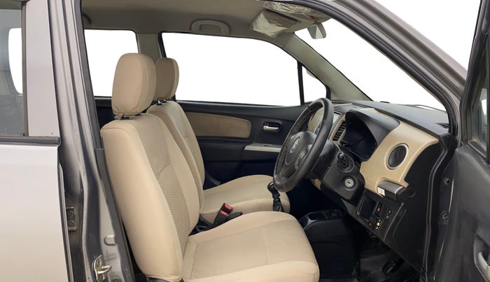 2017 Maruti Wagon R 1.0 LXI CNG, CNG, Manual, 99,996 km, Right Side Front Door Cabin