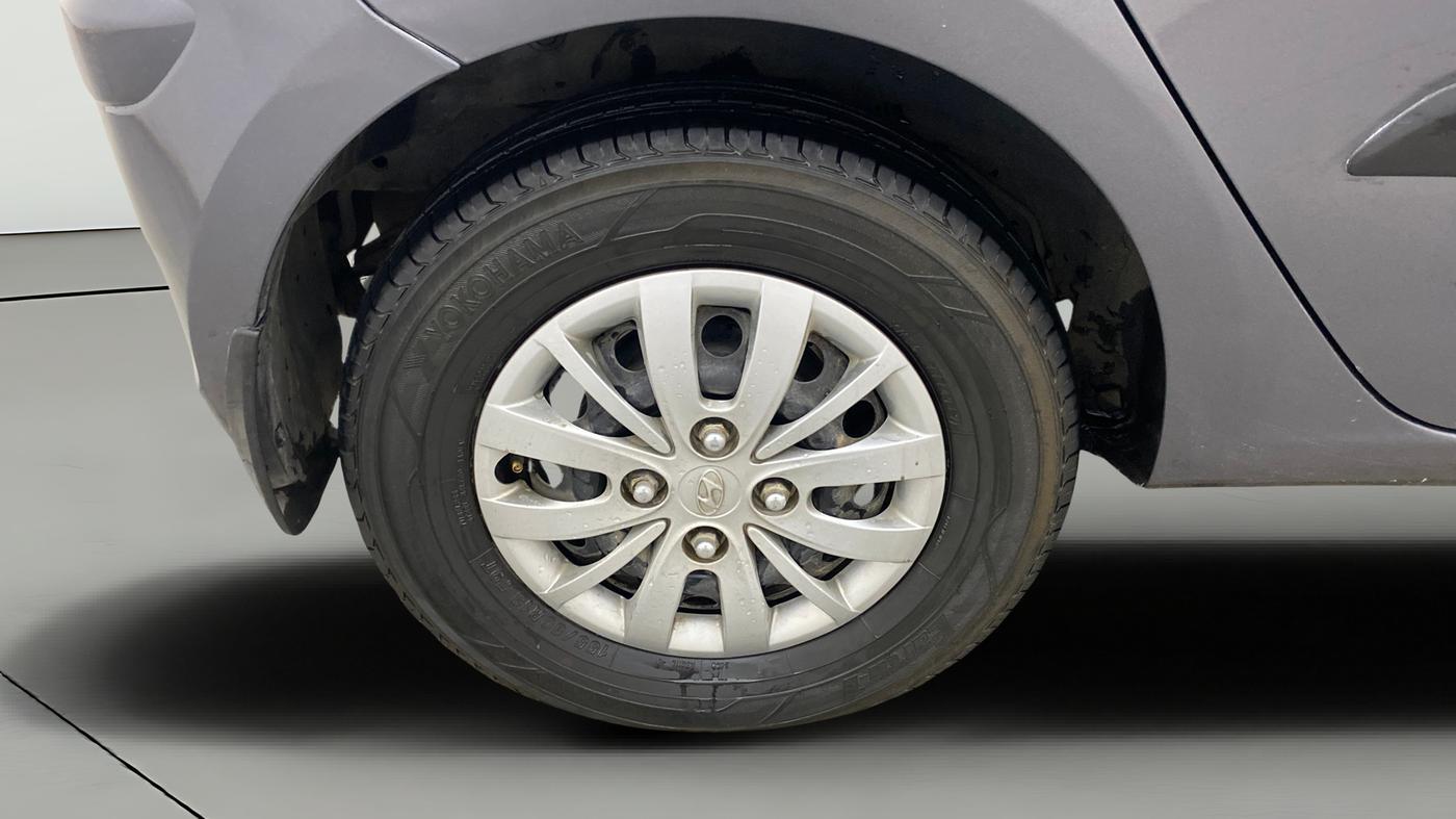 2016 Hyundai i10 SPORTZ 1.1, Petrol, Manual, 75,834 km, Right Rear Wheel