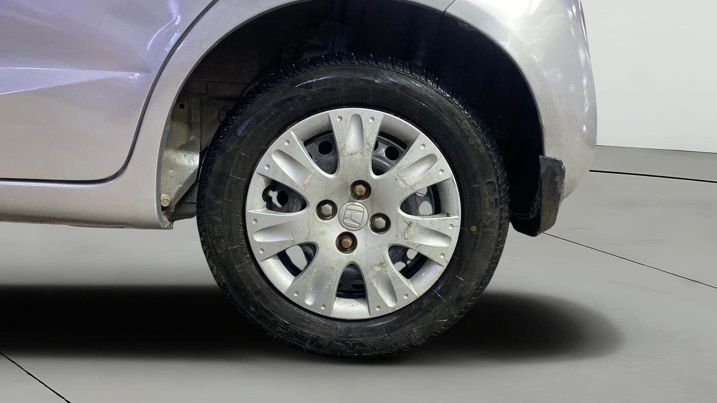2013 Honda Brio S MT, Petrol, Manual, 85,005 km, Left Rear Wheel