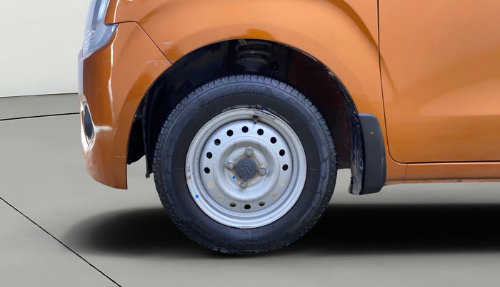 2021 Maruti New Wagon-R LXI CNG 1.0, CNG, Manual, 1,08,042 km, Left Front Wheel