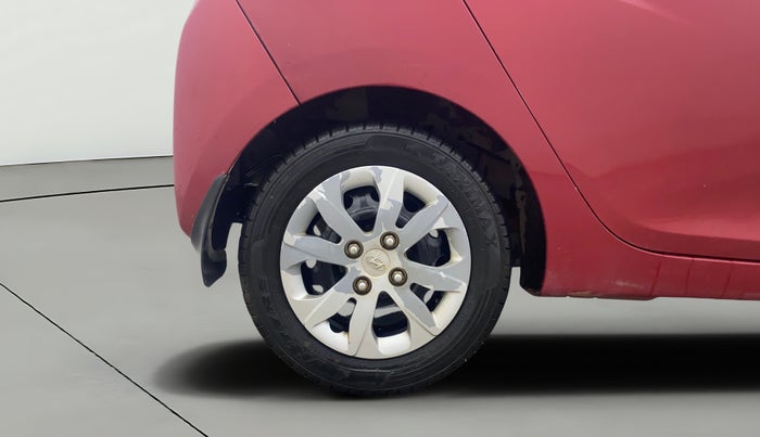 2016 Hyundai Eon SPORTZ, Petrol, Manual, 64,052 km, Right Rear Wheel