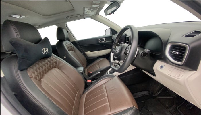 2023 Hyundai VENUE SX (O) 1.0 TURBO DCT, Petrol, Automatic, 43,845 km, Right Side Front Door Cabin