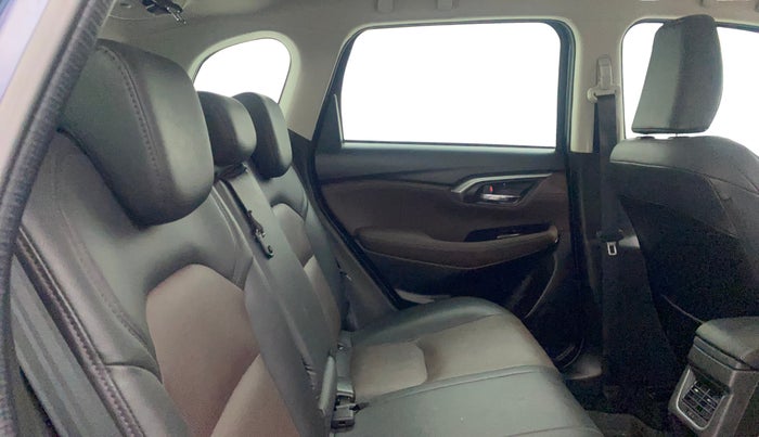 2022 Maruti Grand Vitara ALPHA SMART HYBRID AT, Petrol, Automatic, 52,705 km, Right Side Rear Door Cabin