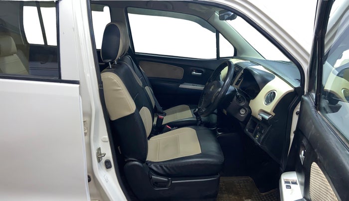 2018 Maruti Wagon R 1.0 LXI CNG, CNG, Manual, 93,246 km, Right Side Front Door Cabin