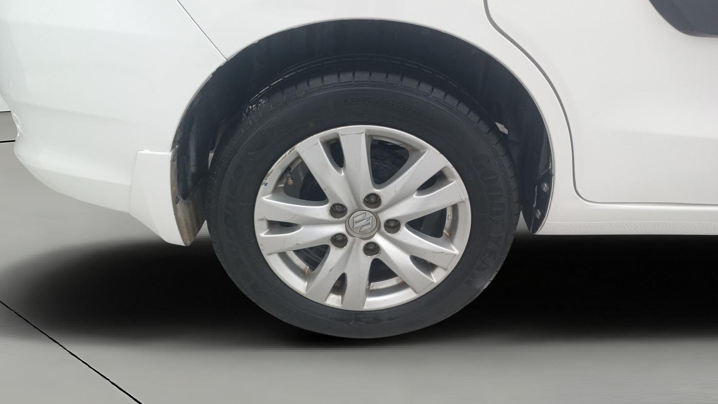 2017 Maruti Ertiga ZXI, Petrol, Manual, 88,428 km, Right Rear Wheel