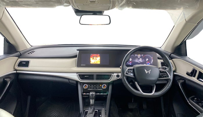 2021 Mahindra XUV700 AX 7 P AT 7 STR, Petrol, Automatic, 67,131 km, Dashboard