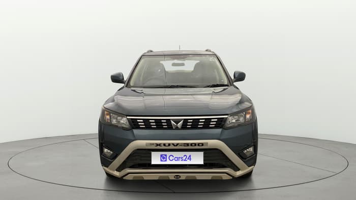 2023 Mahindra XUV300 W6 1.2 PETROL, Petrol, Manual, 22,656 km, Front