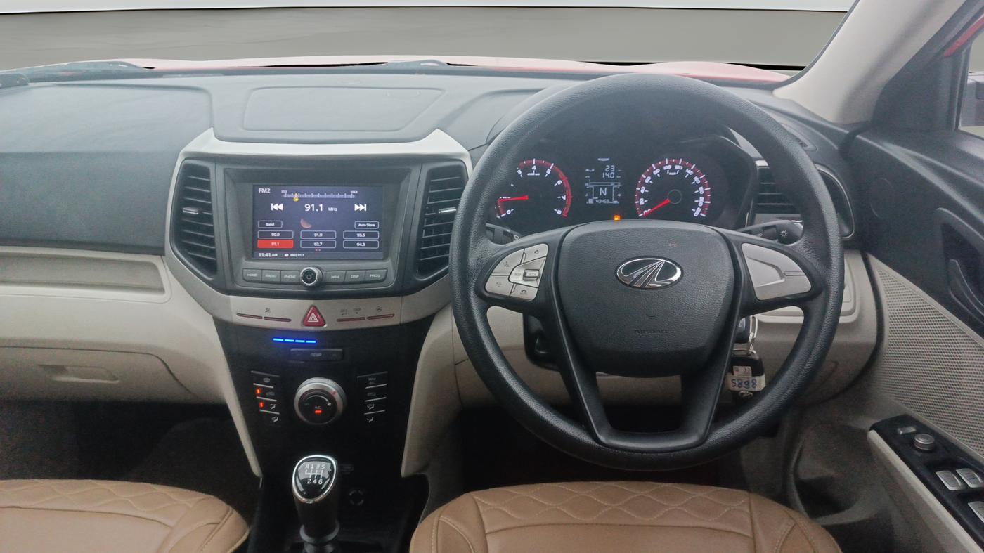 2019 Mahindra XUV300 W6 1.2 PETROL, Petrol, Manual, 43,459 km, Steering Wheel Close Up