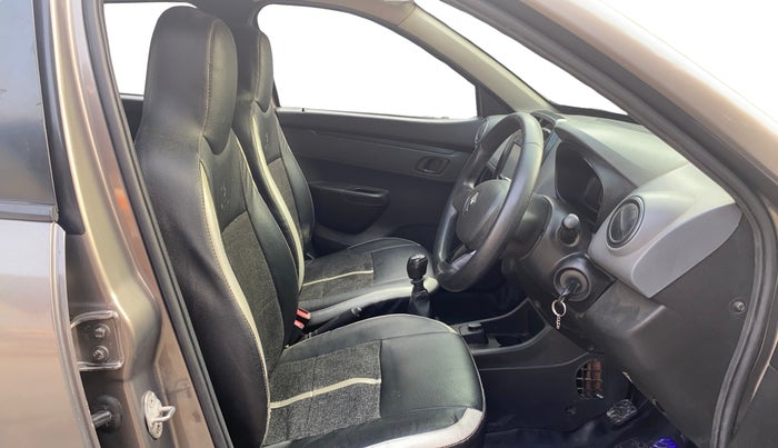 2017 Renault Kwid RXT 1.0, Petrol, Manual, 72,218 km, Right Side Front Door Cabin