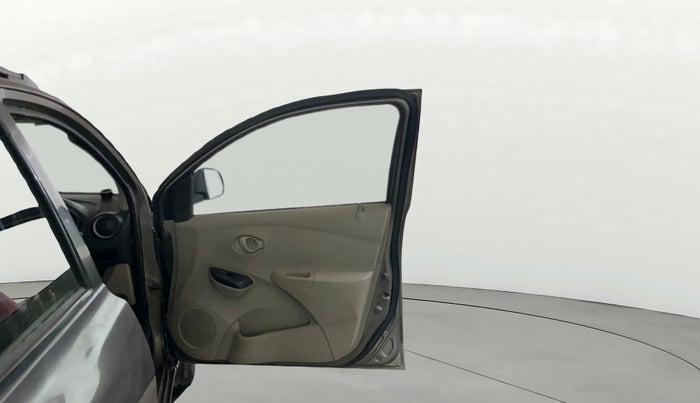 2017 Datsun Go Plus T, CNG, Manual, 70,806 km, RHS Front Door