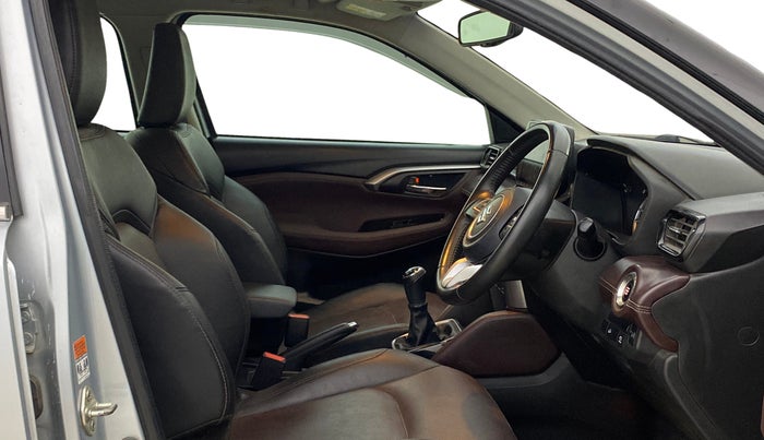 2022 Maruti Grand Vitara ALPHA SMART HYBRID ALLGRIP DUAL TONE, Petrol, Manual, 46,462 km, Right Side Front Door Cabin