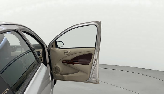 2014 Toyota Etios V, Petrol, Manual, 81,689 km, RHS Front Door