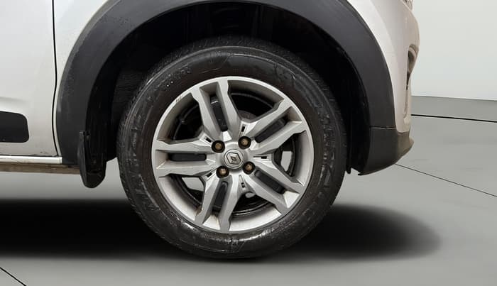 2022 Renault TRIBER RXZ AMT DUAL TONE, Petrol, Automatic, 44,548 km, Right Front Wheel