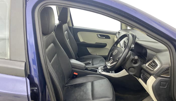 2022 Tata ALTROZ XZA PLUS, Petrol, Automatic, 30,949 km, Right Side Front Door Cabin