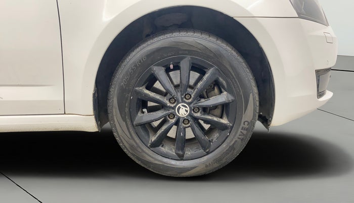 2015 Skoda Octavia ELEGANCE 1.8 TSI AT, Petrol, Automatic, 77,584 km, Right Front Wheel