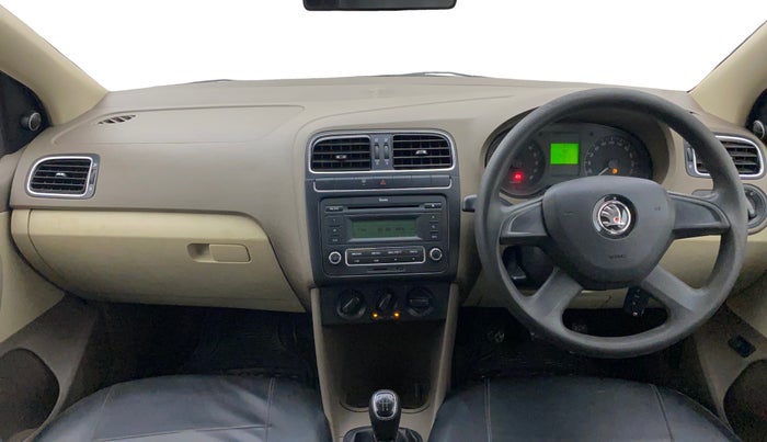 2013 Skoda Rapid AMBITION 1.6 TDI CR MT PLUS, Diesel, Manual, 1,04,812 km, Dashboard