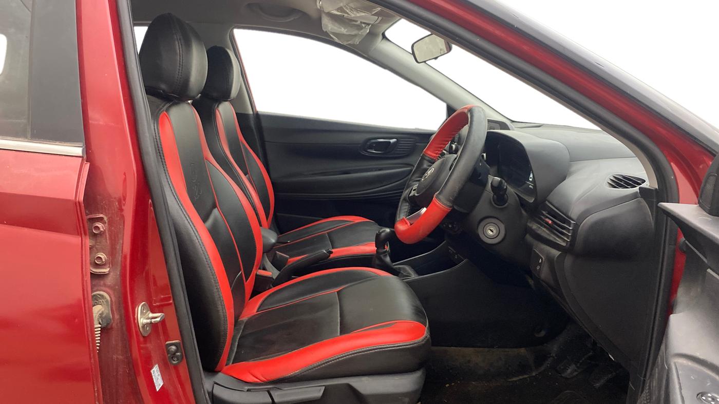 2022 Hyundai NEW I20 SPORTZ 1.2 MT, Petrol, Manual, 68,119 km, Right Side Front Door Cabin