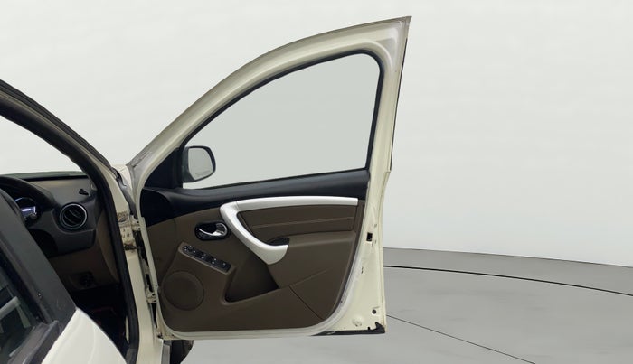 2018 Renault Duster 110 PS RXZ DIESEL, Diesel, Manual, 40,910 km, RHS Front Door