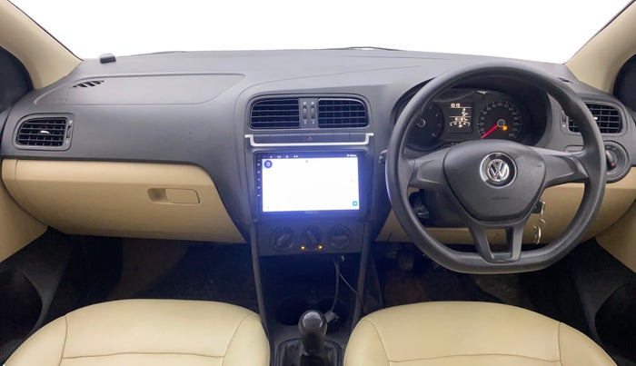 2016 Volkswagen Ameo COMFORTLINE 1.2L, Petrol, Manual, 81,186 km, Dashboard