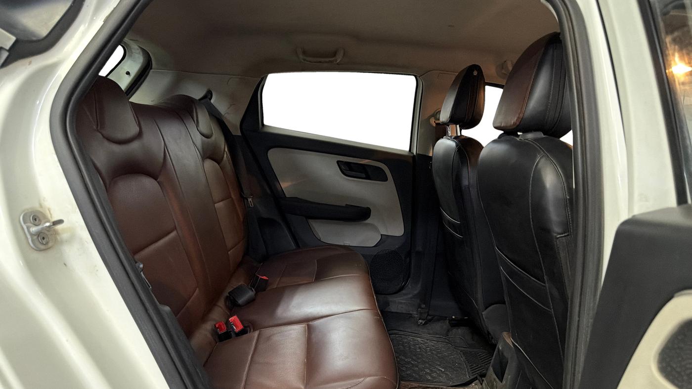 2023 Tata ALTROZ XM PETROL, Petrol, Manual, 51,148 km, Right Side Rear Door Cabin