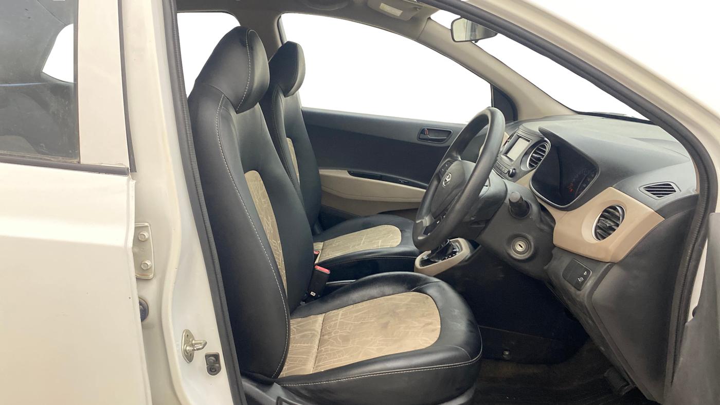 2019 Hyundai Grand i10 MAGNA AT 1.2 KAPPA VTVT, Petrol, Automatic, 79,487 km, Right Side Front Door Cabin