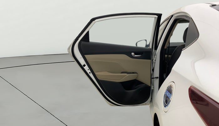 2022 Hyundai Verna SX (O)1.5 MPi, Petrol, Manual, 41,963 km, LHS Rear Door