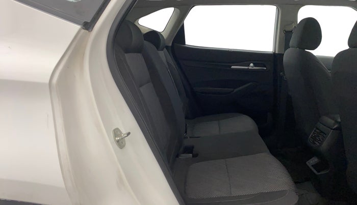 2023 KIA SELTOS  HTK 1.5 PETROL MT, Petrol, Manual, 20,556 km, Right Side Rear Door Cabin