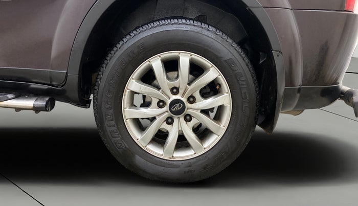 2015 Mahindra XUV500 W10, Diesel, Manual, 1,14,508 km, Left Rear Wheel