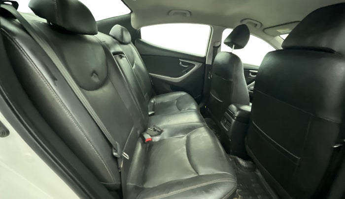 2016 Hyundai New Elantra 1.8 SX AT VTVT, Petrol, Automatic, 1,05,897 km, Right Side Rear Door Cabin