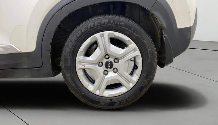 2022 KIA SONET HTK PLUS 1.2, Petrol, Manual, 8,231 km, Left Rear Wheel