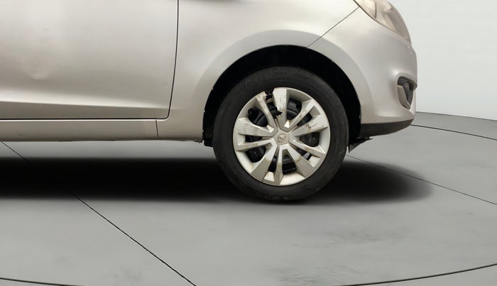 2016 Tata Zest XM PETROL, Petrol, Manual, 34,457 km, Right Front Wheel